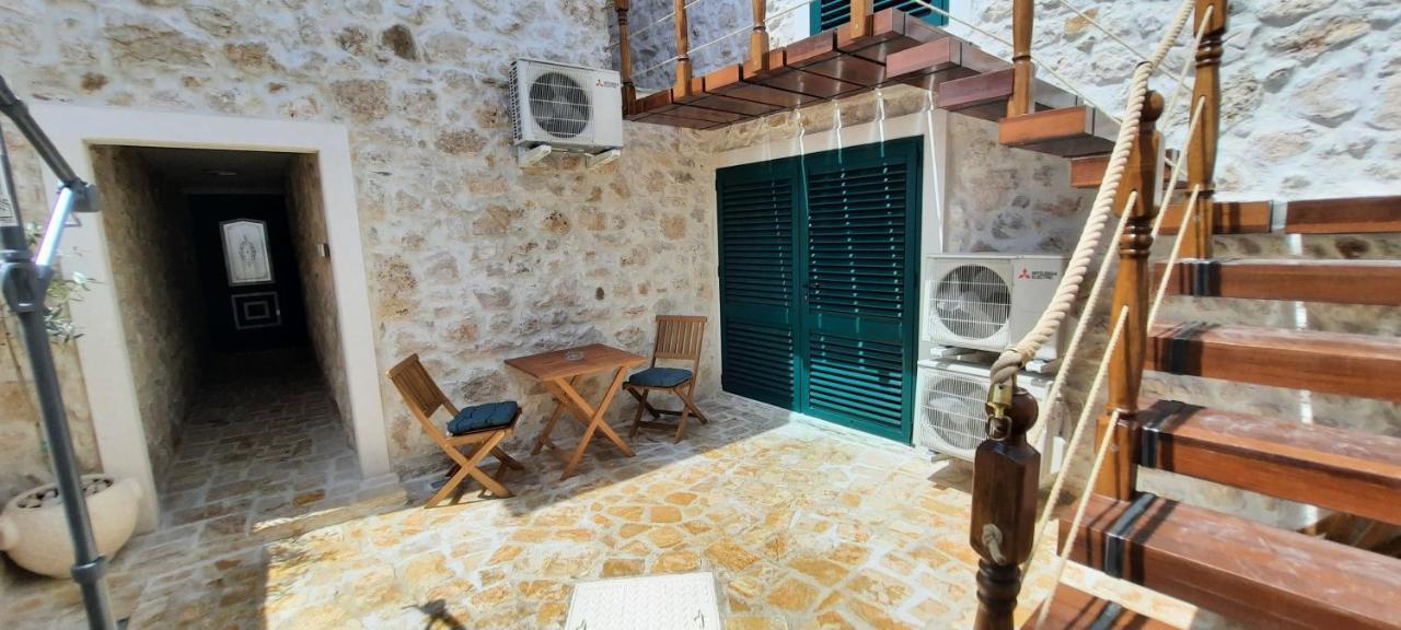 Apartments Mliko I Palenta Ražanac Eksteriør bilde